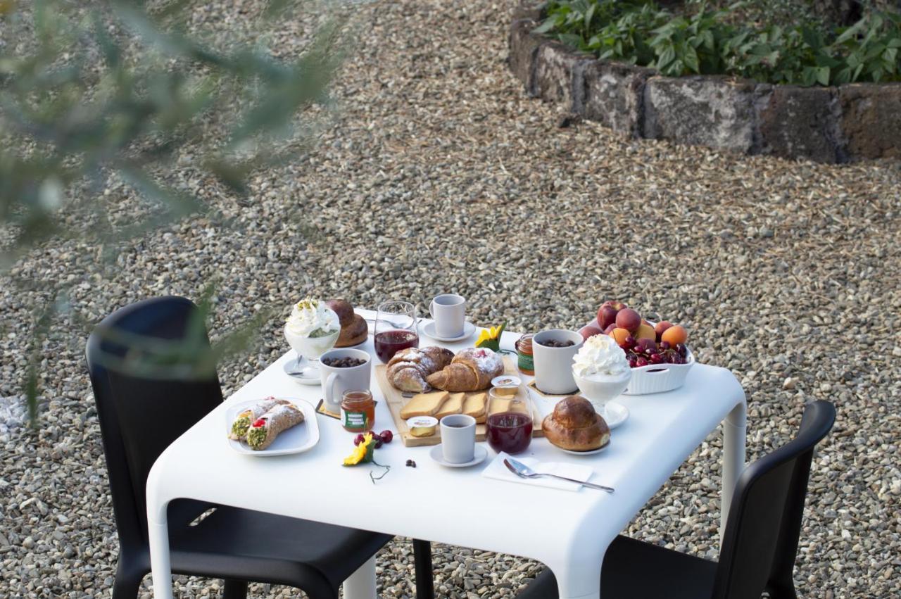 Bee Happy - Bed And Breakfast Zafferana Etnea Bagian luar foto